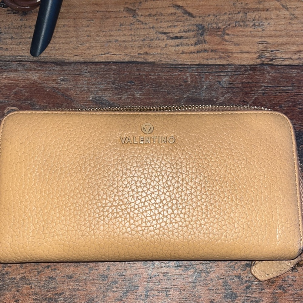 Valentino Wallet